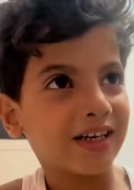 الطفل الصغير